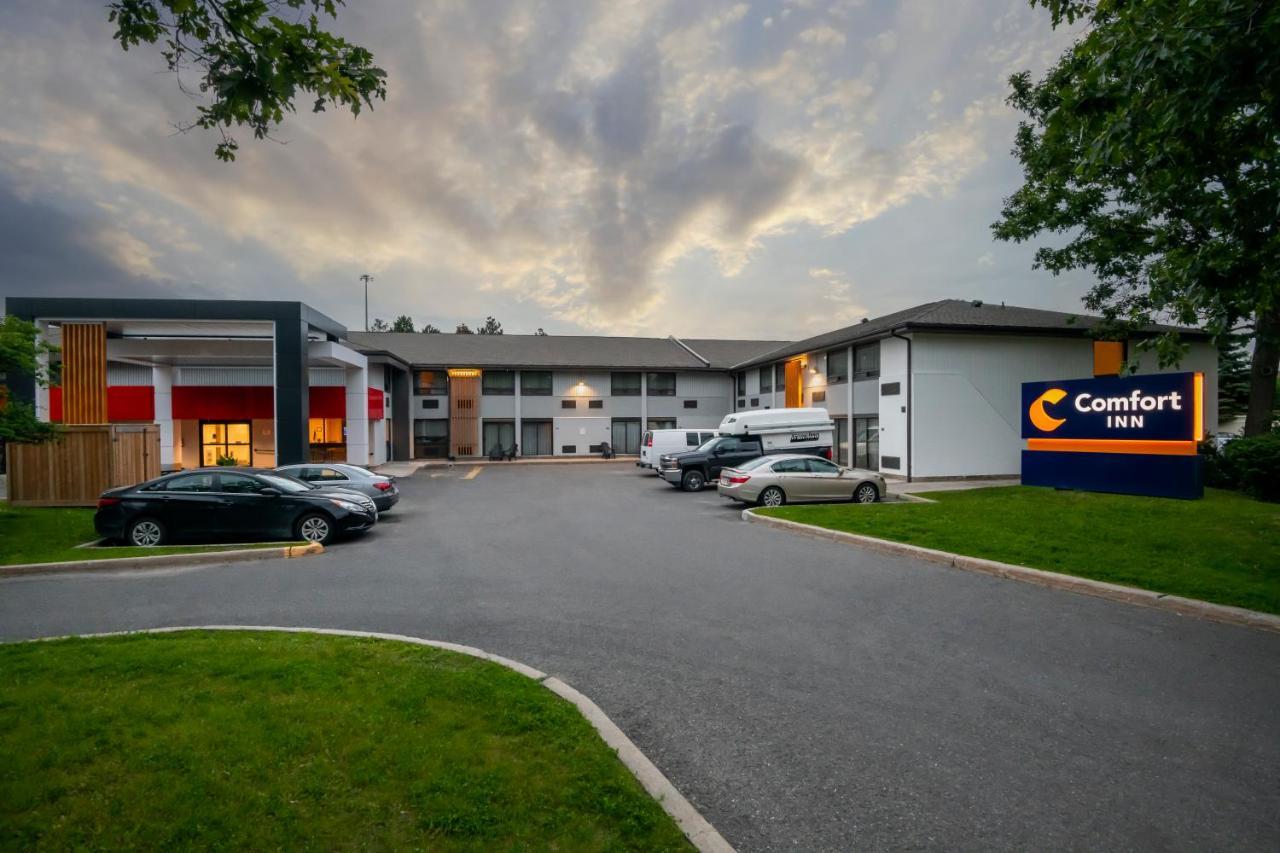 Comfort Inn West Ottawa Exterior photo